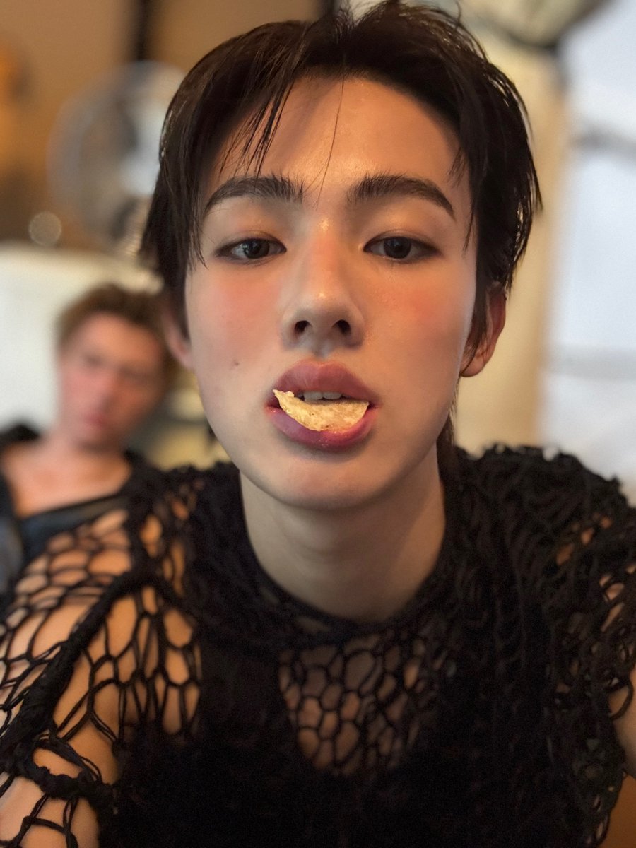 zhaoyufancokr's tweet photo. the prettiest pics ever #seonghyeon https://t.co/wS6Z1Yr9H7