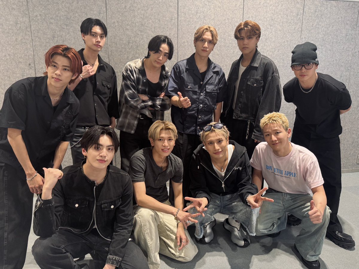 tjbb_'s tweet photo. 2nd Album 「JET BANGIN'」 発売記念
サイン会&スリーショット撮影会

ありがとうございました✨

┈┈┈
2nd Album「JET BANGIN’」
🎧 https://t.co/xbVfnuc2lm
Digital Single「BUDDING」
🎧 https://t.co/rm2yF04I5n

LIVE TOUR 2026 〜JET BANGIN’〜THE FINAL
チケット一般発売中!!
🎫 https://t.co/RlMiN3yFpM
┈┈┈

#TJBB #THEJETBOYBANGERZ