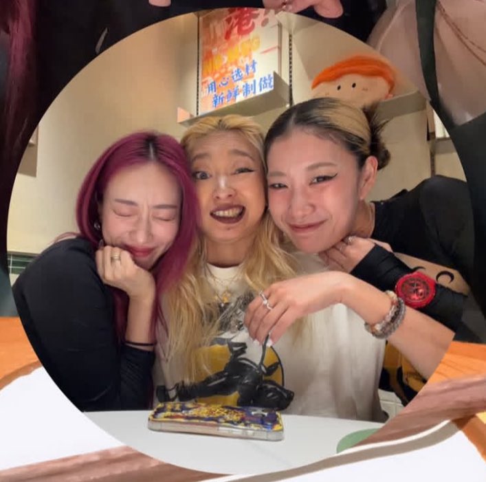 kyoddi24's tweet photo. 평소에는 연상미 뿜뿜인데
실제 연상들 사이에 있으면 막내미 레전드ㅠㅠ https://t.co/w5FihdRe3o