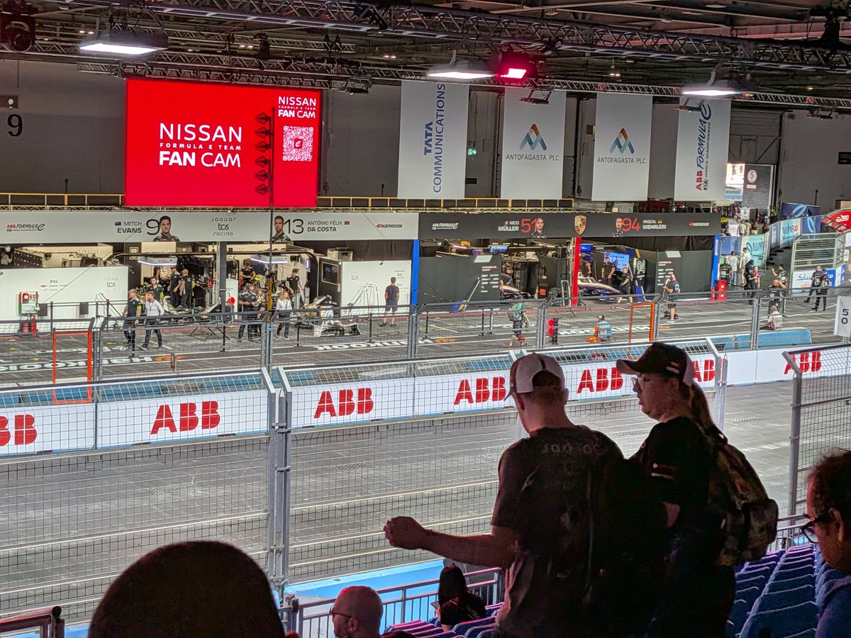 RobP0810's tweet photo. A different type of venue for a Sunday. Hopefully qualifying will be more competitive than yesterday #noteamorders @FIAFormulaE @ExceLLondon https://t.co/h4sbbYxcLO