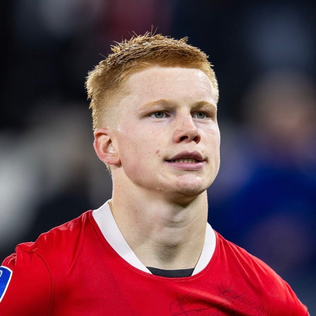 MadridUniversal's tweet photo. 🚨 NEW: Kees Smit is on Real Madrid's radar currently, but there are no moves to sign him.

He could cost around €60m (a Dutch transfer record if it happens).

— @jfelixdiaz https://t.co/M6OO9WDpKf