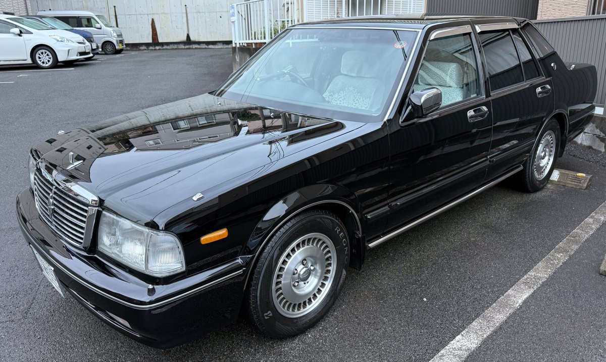 shin4539's tweet photo. 愛車セドリック。
一皮剥けて綺麗になって戻ってきました。
お盆の暑い中、うしろさんが頑張って磨いてコーティングしてくれました😉
本当に有難うございました🙇🙇
秋のイベントが今から楽しみです👍 https://t.co/AzZqU2kFg3