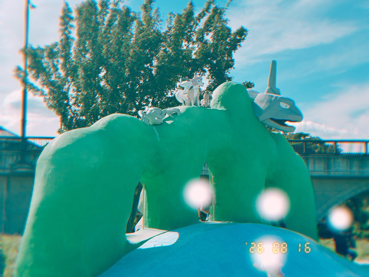 cheee_mmt's tweet photo. なんで岩手はイシツブテなんだよおお〜って思ってたけど実際公園行ったらテンション上がって草 https://t.co/HJiGMkd8Zf