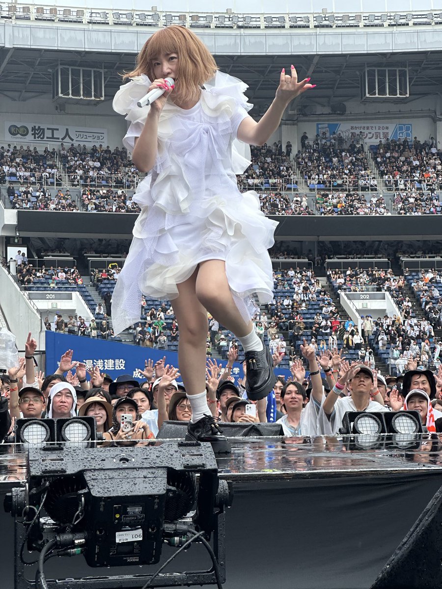 SHIBA_JACK's tweet photo. サマソニ行ったら神か？？って言うYUKIのいい写真撮れてしまった　#YUKI #サマソニ https://t.co/NWxKbKRCxD