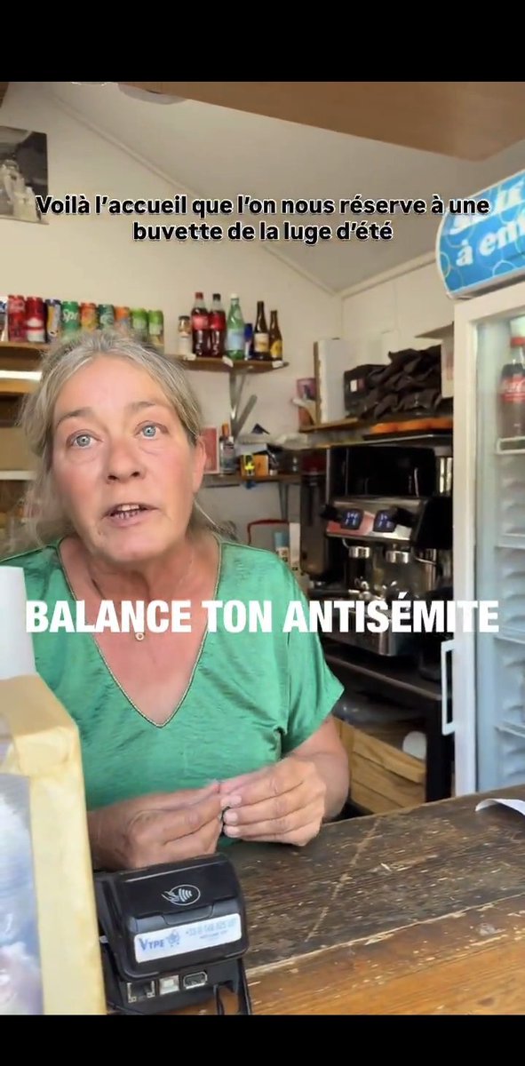 DroitardBavardd's tweet photo. Plein soutien à cette pauvre dame qui gère son commerce comme elle le veut et qui lutte à raison contre le communautarisme insupportable et imposé de certains. La carte de la victimisation contre mon peuple n'a pas sa place. Si ça ne vous convient pas, vous pouvez dégager. https://t.co/y8U50q16o9