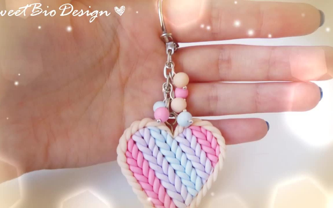 FayeBoomProject's tweet photo. [Just finished this cute clay keychain DIY! Turned random air-dry clay into a tiny moon charm, 1hr total and no fancy tools needed  #DIYCrafts #HandmadeGoods]， https://t.co/0uvB0hcHFP