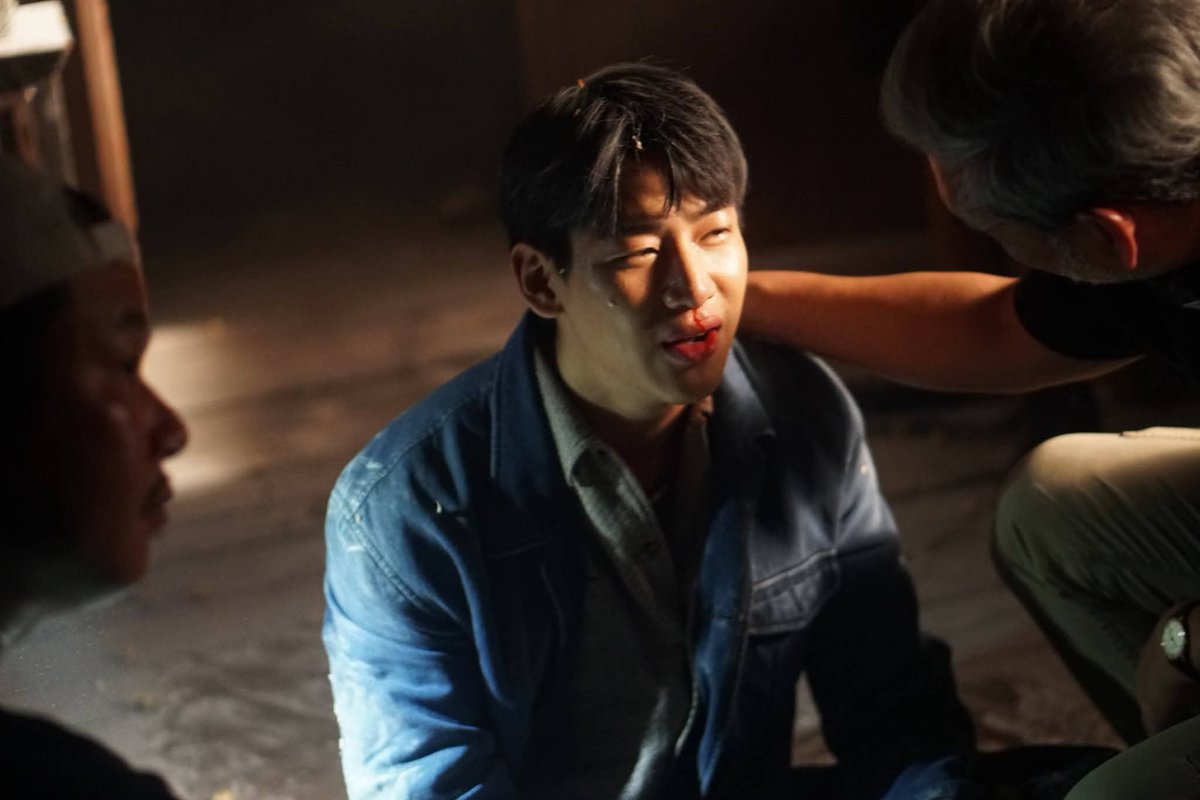 Amybam99's tweet photo. เรื่องแรกในฐานะ cameo ถึงจะออกมาไม่เยอะ แต่อิมแพคมาก คนพูดถึงในวงกว้าง และถ้าดูจากเบื้องหลังจะเห็นว่าน้องทุ่มเทมาก เพราะแค่ไม่กี่นาทีนี้แหล่ะที่คนจับจ้อง ที่อาจจะตัดสินได้เลยว่าจะไปต่อหรือพอแค่นี้..
เดบิวต์แบบร้อยล้าน ไม่ธรรมดานะครับ 🎉🎉🎉
#BamBam #คำสารภาพของหมอผี100ล้าน https://t.co/x3DIYNIHJZ
