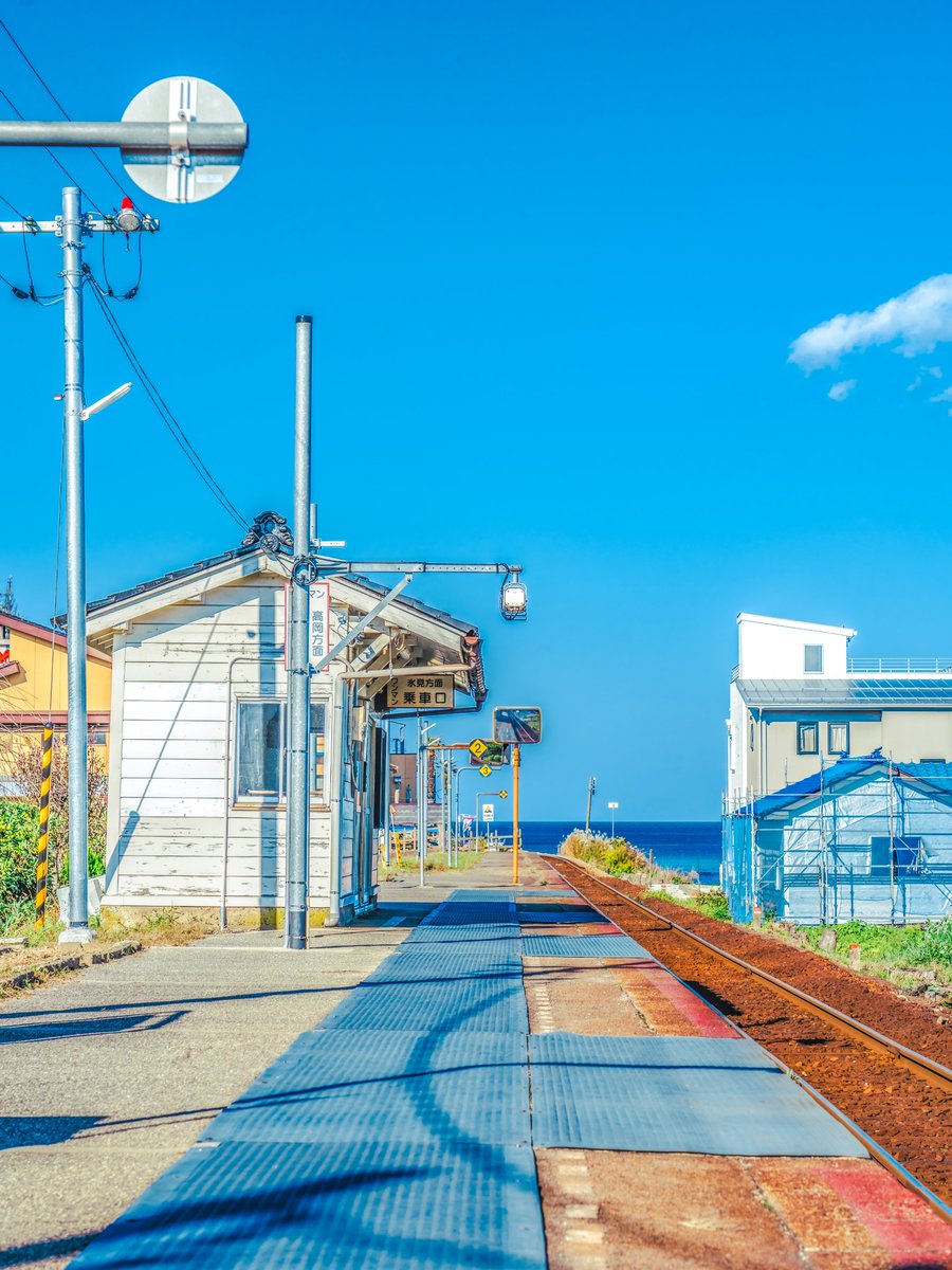 aybena's tweet photo. 海の見える駅 https://t.co/aEhZ8Ohpr9