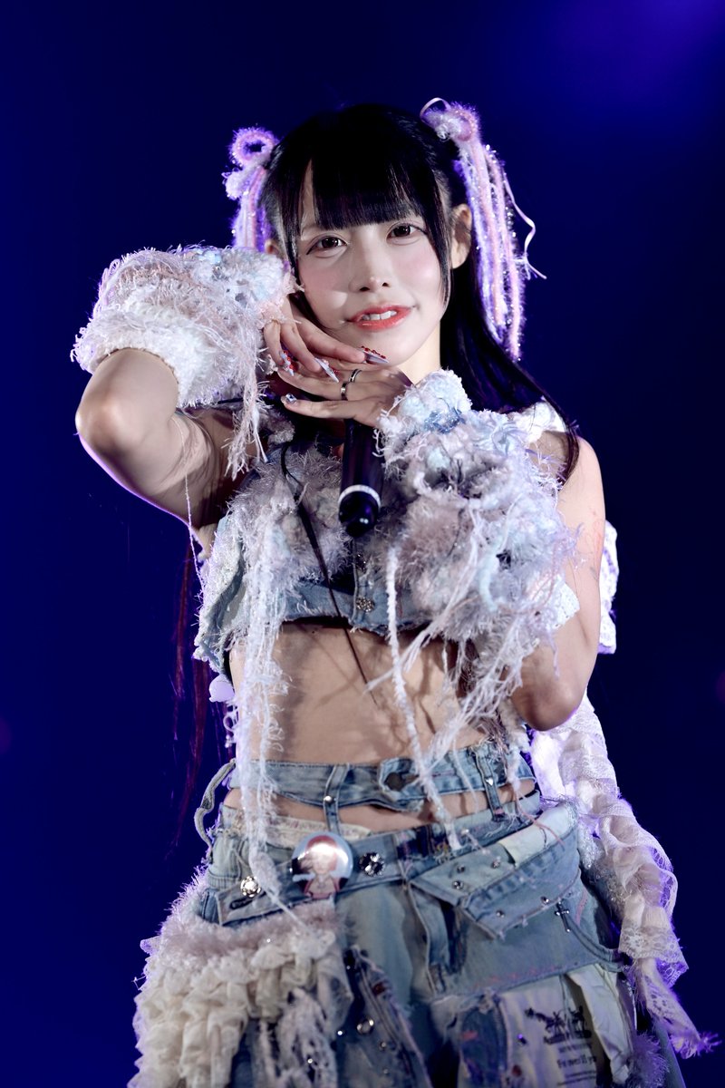 evian_9's tweet photo. 月島茜捺(せんな)さん   Blue Cheese Choco Fondue / きっと大切だった
2026/8/12 FORMJAPAN SummerFes in DIAMOND HALL
#月島茜捺 #月島美術館 #ブルチョコ #BCCF 
 
初めて拝見したブルチョコさんのステージ
茜捺さんはエモさが服を着てこの世界に降臨したようなお方 https://t.co/AeicqZw7vO
