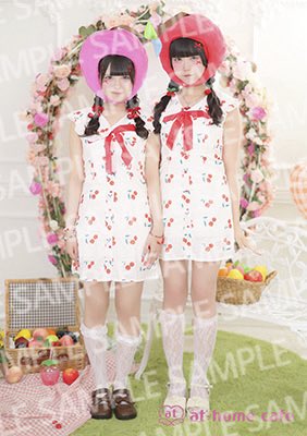 maid_fuwaru_'s tweet photo. 🍒 フルーツミックスブロマイド
💙 リボン交換ブロマイド

ソロ→10カット
ユニット→5カット

今回、どれも、良すぎるッ…！！⋆࣪ ⟡
店頭＆WEBどちらも販売スタートしました、全部かわいいよ ⸝⸝⩌⩊⩌⸝⸝ 
〜28日(金)までです♡
https://t.co/FWxXdEsmzI https://t.co/0Z1kfxKBXQ