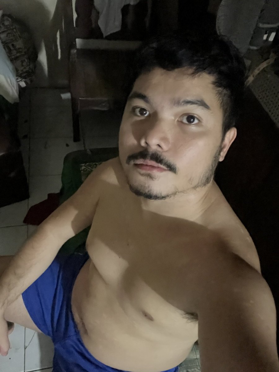archceddie's tweet photo. Cuddle weather. Netflix mode 🥰 https://t.co/0Jse7XbUXb