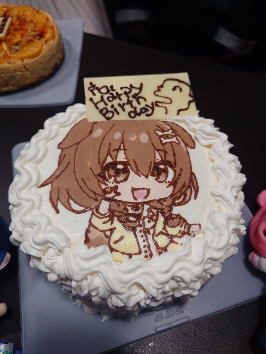 tanimon0823's tweet photo. 誕生日サプライズでいたたきました！
これ手作りってのが凄すぎる…
切って食べるのが勿体無いよ～
#ころねすきー
#みてくれころさん https://t.co/tQPpbINrU1