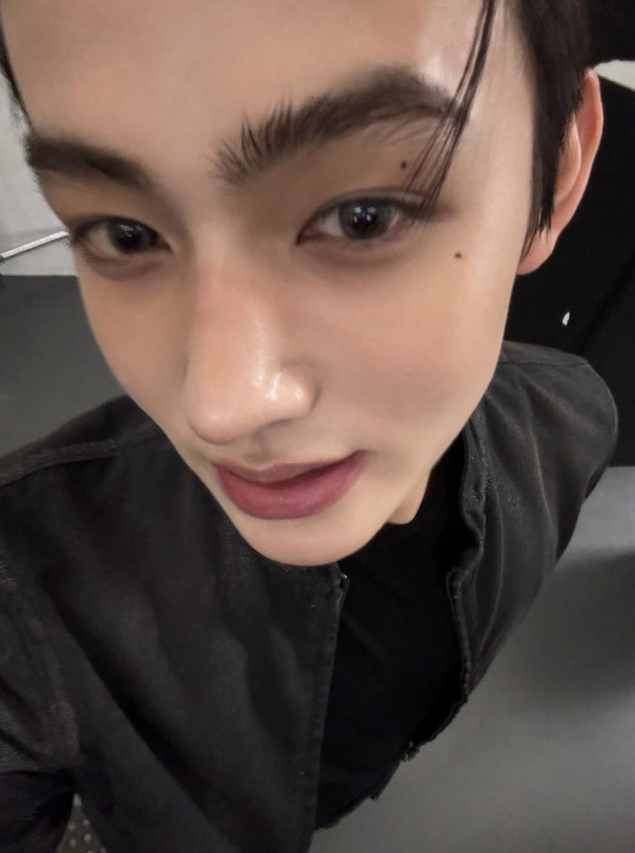Keonhyeon_meng's tweet photo. dua cantik pamer mekap https://t.co/NbGJwI14NE