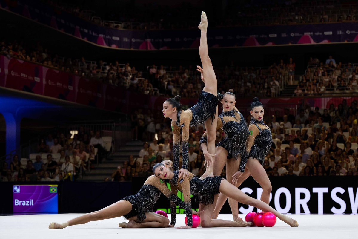 osolimpicos's tweet photo. OUROOOOOO
🥇🥇🥇🥇🥇

🇧🇷BRA É OURO NA FINAL DE 5 BOLAS!!

Primeira medalha de ouro do 🇧🇷BRA na história em um Mundial de Ginástica Rítmica!!

Que apresentação espetacular do 🇧🇷BRA com 29,450, a maior nota do mundo este ano!! https://t.co/2Tr30TsANF