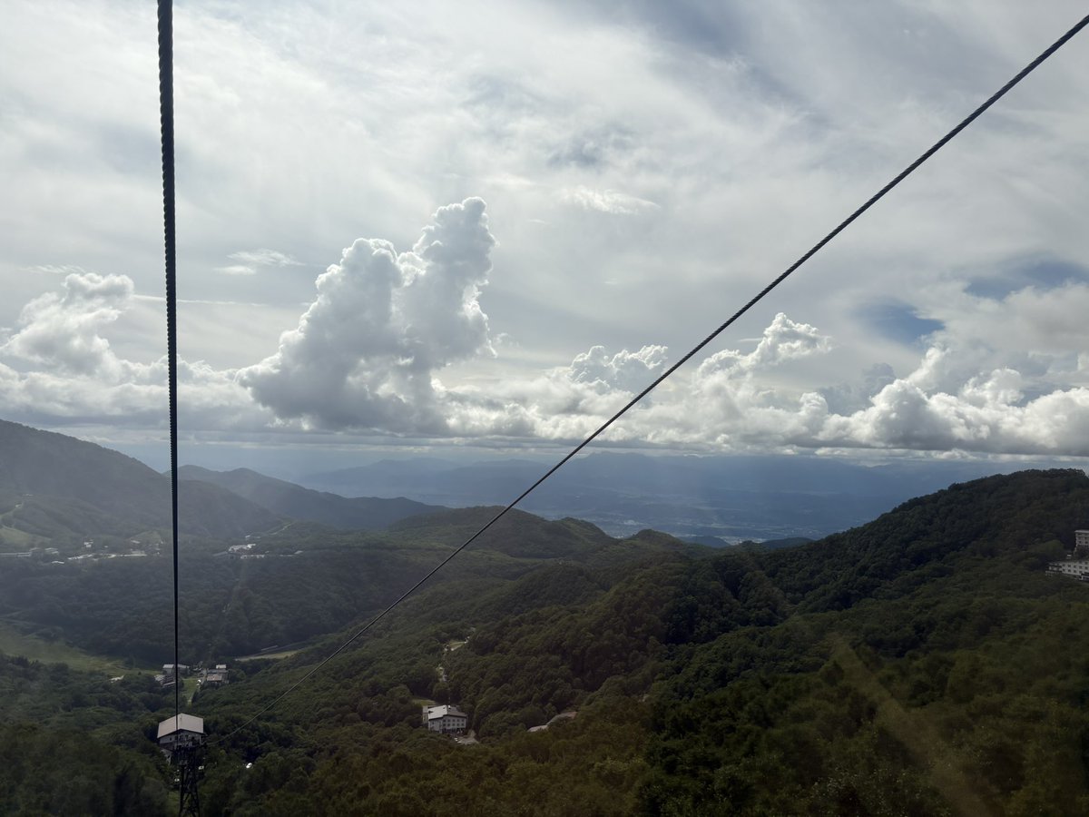 muzer76's tweet photo. お盆旅行に行って来た。
清津峡トンネル→野尻湖→志賀高原→万座温泉で宿泊→毛無峠→草津温泉→嬬恋パノラマロード→清里経由で、渋滞回避のいつものとこ経由で帰ってきた。

途中、セレナのCVTが？エンジン回転の2〜3000でハンチング起こすって起きた…。
その後長い登り坂だと何度も…😅 https://t.co/NLXmaEx5tN