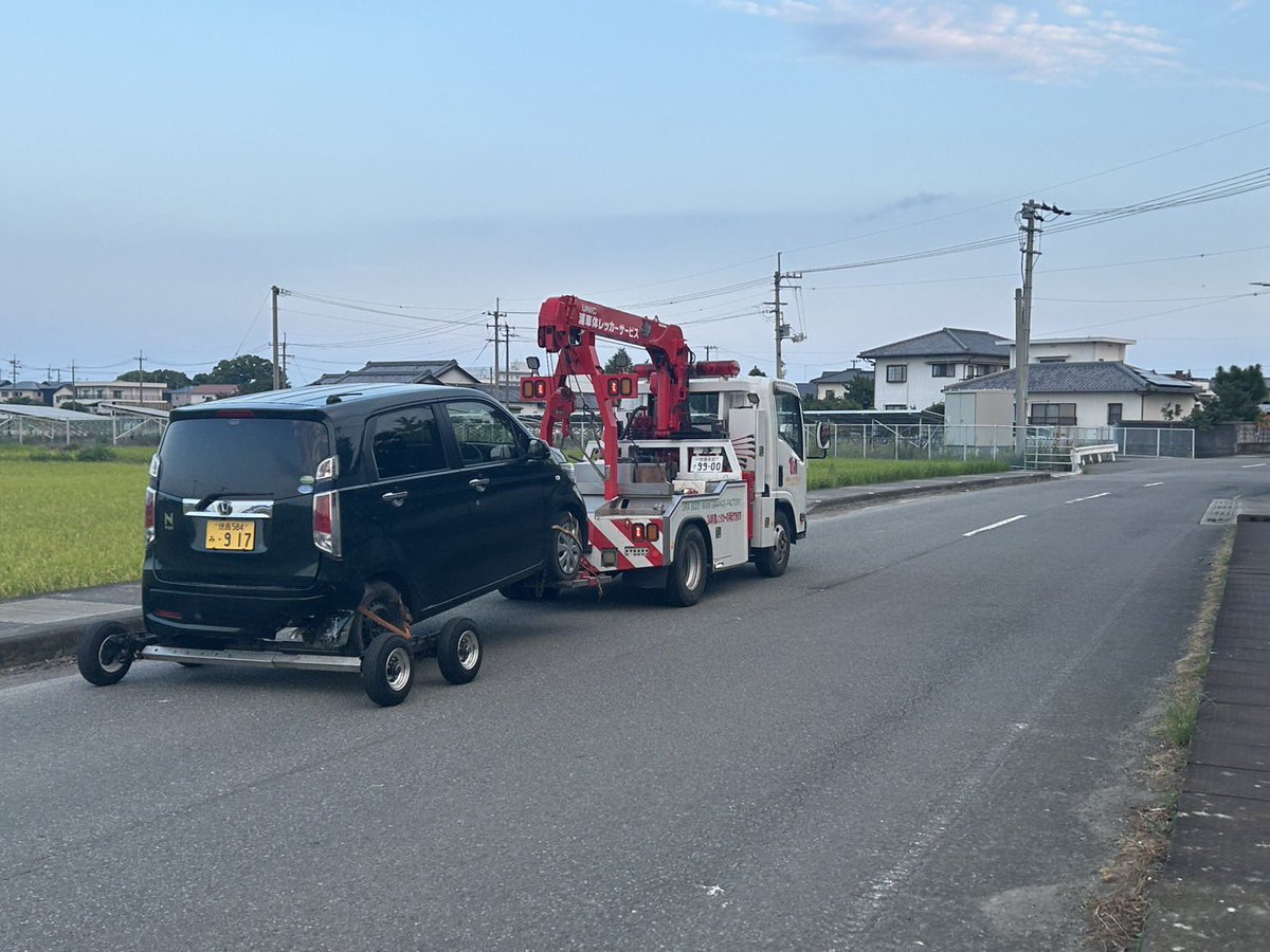 big_chinko4545's tweet photo. 8/14
配9832    まさおカー廃車回送
レッカー 徳島830 さ 99-00+N WGN 徳島584 み ・917
居屋敷踏切にて
踏切事故当該車両の廃車回送が施行されました。この配給をもちまして、形式消滅となりました。長い間お疲れ様でした。 https://t.co/XNcaqgAQrW