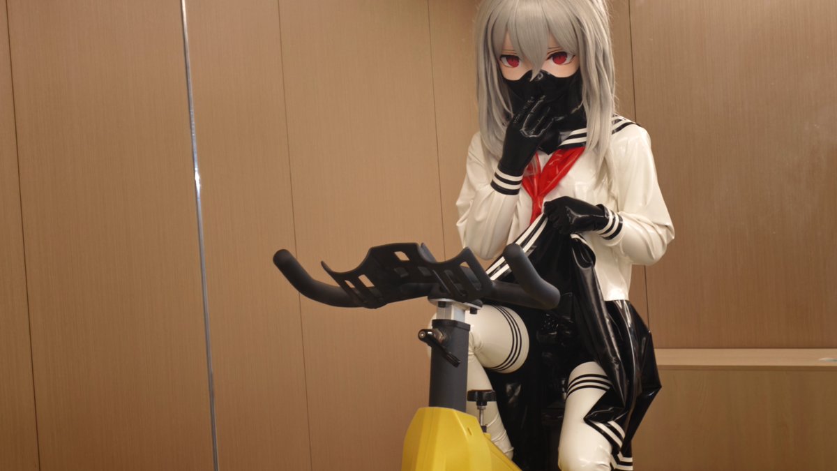 Skadi2006's tweet photo. 乳胶烧鸡~#latex #kigurumiㅤㅤ https://t.co/UNjJ5JJZwR
