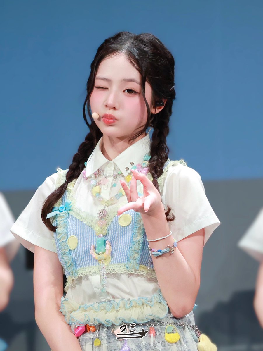 se0won1y_'s tweet photo. 260807 카와사키 릴리즈이벤트 2부 HQ

かわさきやっほー⭐️^_ｰ✩

#임서원 #SEOWON #유니스 #UNIS  #UNISとスパークル https://t.co/M9Ou7jXz9a
