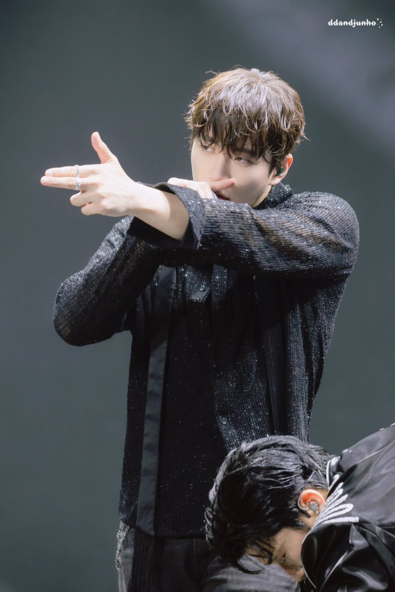 YungChiii's tweet photo. 260809 
2PM Concert "THE RETURN" in INCHEON 5️⃣

@dlwnsghek
@follow_leejunho
#이준호 #leejunho #JUNHO #李俊昊 #ジュノ https://t.co/ysNCdgcN0L