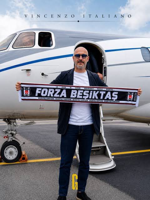 bjkaistudio's tweet photo. Haydi kartallar ayaklanın 

#bugünbesiktasin maçı var https://t.co/3KXT9J38lJ