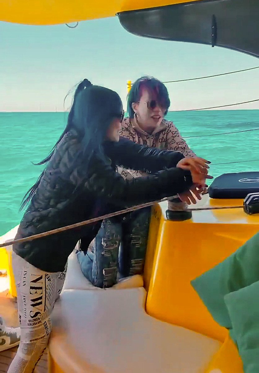 thaithaimakmak's tweet photo. Captain Kairi &amp; her 1st mate 💕 https://t.co/CDNzUlYcsg