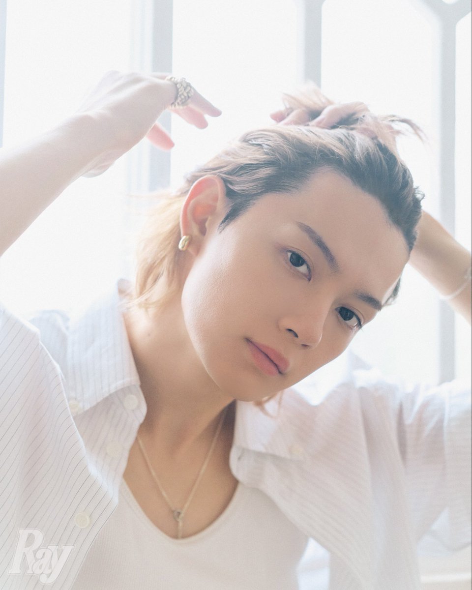 mag_ray's tweet photo. ＼🩷🍼Ray9月号大好評発売中🍼🩷／

SNSで話題の“かきあげカット”を特別に大公開📸

佐野さんが表紙を務める
Ray9月号特別版はもうチェックしてくれましたか？👀

今回は、誌面の中でもSNSで話題になった
“かきあげカット”をみなさんに【高画質】でお届けします🩷

これは保存必須ですよ...☑️

誌面には、まだまだたくさん
佐野さんの魅力が詰まったカットが盛りだくさんです📖

ここでしか見られない表情ばかりなので
ぜひ、Ray9月号チェックしてね🩷
#Ray   #佐野勇斗  #MILK #みるきーず 
@sanohayatodazo @milk_info