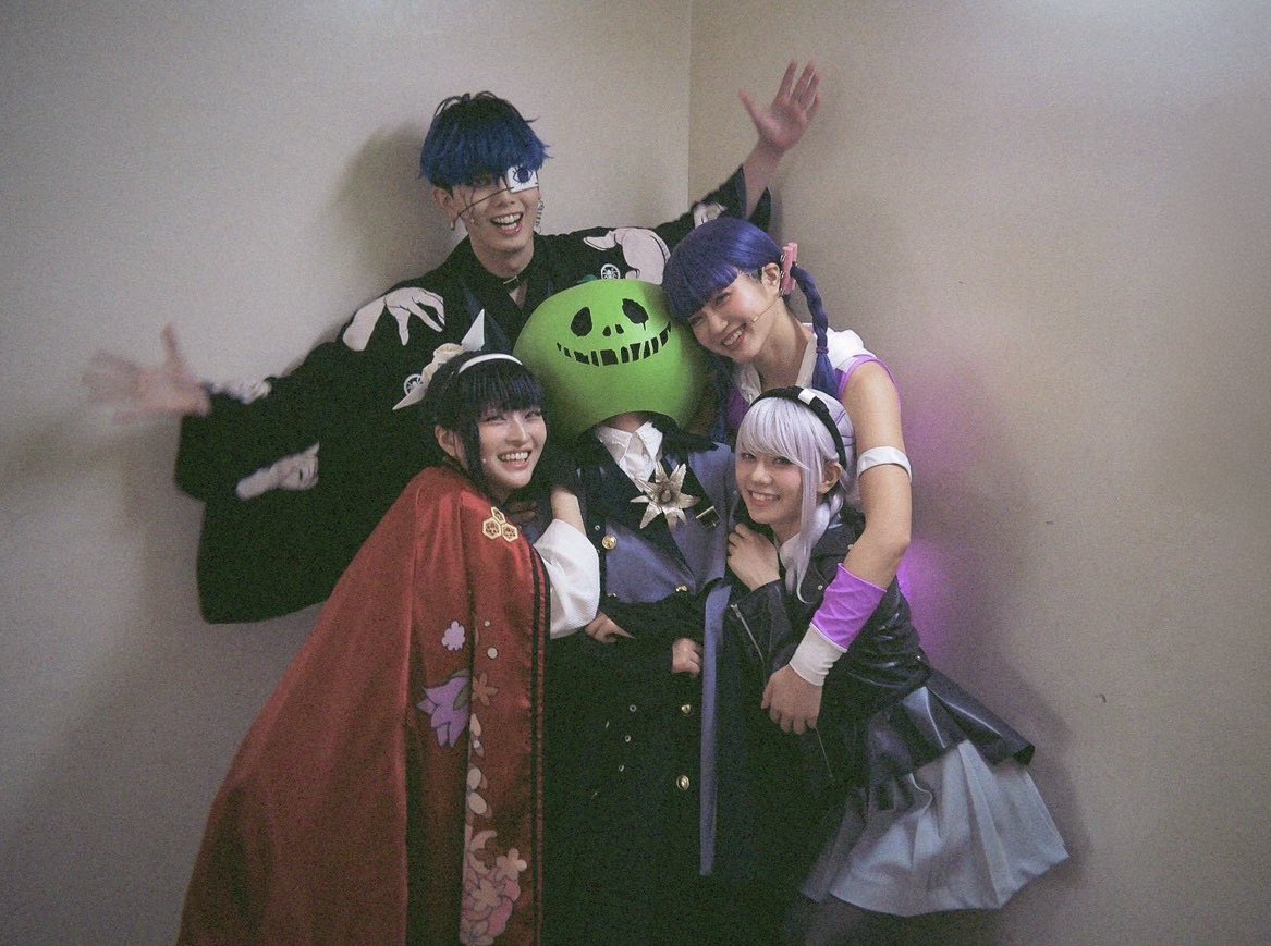 mizuki_s913's tweet photo. 極限選別演劇『HUNDRED LINE -最終防衛学園-』

全公演が終演いたしました。

命をかけて守りたいものがここにはありました。
凶鳥狂死香としてこの世界を生きられて幸せです。

今まで沢山の応援を、愛を
ありがとうございました😭🙇‍♀️
また写真載せます‼︎
#舞台ハンドラ https://t.co/268N2A5oSq