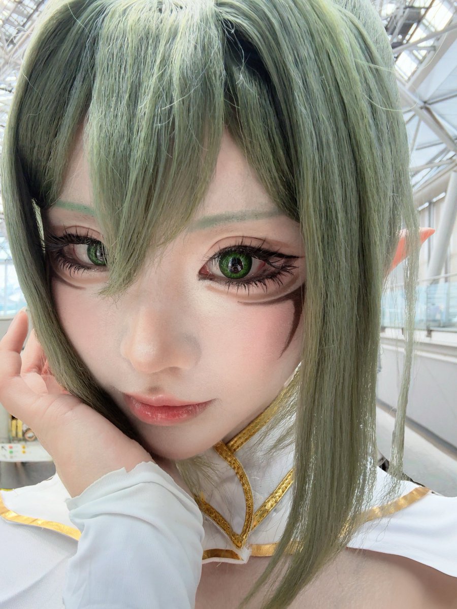 como_mo3's tweet photo. 雨の中のボツ自撮り☔️
ウィストリアのエルノールさんのコスプレ、絶対自分に似合わないと思ってたけど結構評判良くて幸です♡ https://t.co/XT9T1t6gtM
