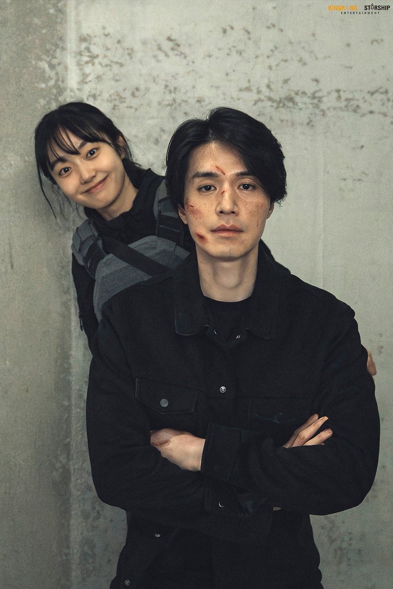 daegorr's tweet photo. Imagine this is Jeong Jin Man and Jeong Ji An at a photobooth like normal people 😭😭

#AShopForKillers2 https://t.co/MqSARLvIB7