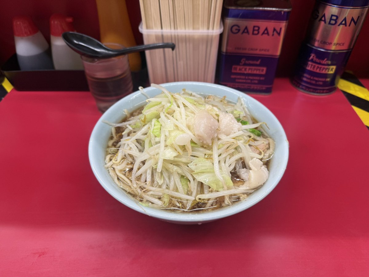 AY19960130's tweet photo. ラーメン二郎中山駅前店と斉藤朱夏バースデーのセット練。

久々の中山はあまりにも美味すぎたし、昨年のバースデーぶりの朱夏はEver Blueでクソデカ感情になって爆涙。
明日から早速６連勤ですがお盆最終日、良い活力になりました✌
撮可のA・TA・SHIとともに。

#しゅかライブ
#朱演〜FUNNIVERSARY〜 https://t.co/p7TKgu7PCe
