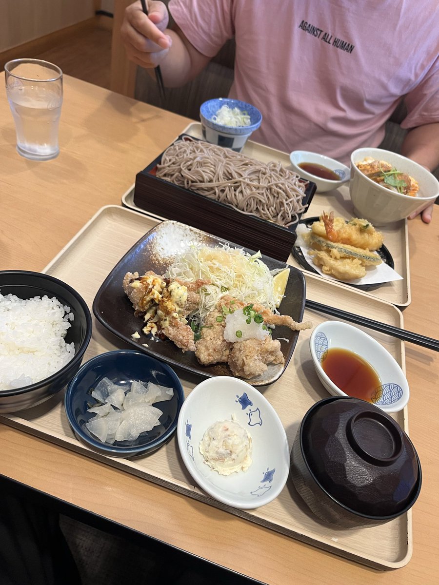 knmlv's tweet photo. たくさん食べた夏休みでした。
長い休みはもういいやぁ。 https://t.co/qjtc6NFZs2