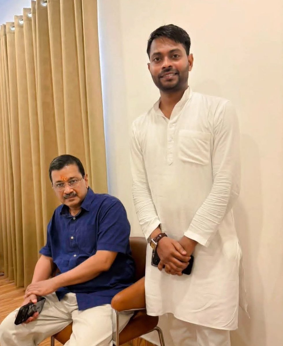 Dinesh_Spatel's tweet photo. धर्म और जाति की जगह शिक्षा को देश में राजनीतिक मुद्दा बनाने वाले आम आदमी पार्टी राष्ट्रीय संयोजक &amp; दिल्ली के पूर्व मुख्यमंत्री श्री अरविंद केजरीवाल जी को जन्मदिन की ढेरों शुभकामनाएं और बधाई l 

#happybirthday #arvindkejriwalofficial https://t.co/SY1F12WzEy