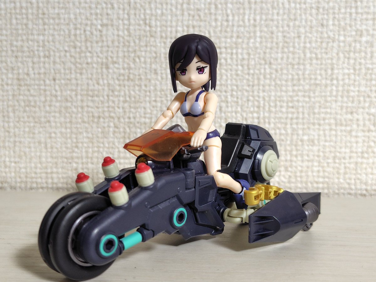 TsukimiQuest's tweet photo. バイク使おうとすると実質下着姿しか選択肢が無い。

#リンクトラベラーズ https://t.co/ViI7US1cy4