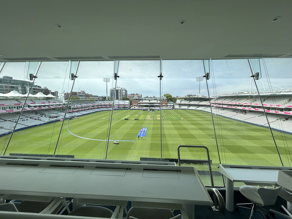 Ioan_Dyer's tweet photo. after three weeks of a ridiculous schedule @thehundred ends today at @HomeOfCricket
#TrentRockets v #Sunrisers Women at 215pm
#TrentRockets v #ManchesterSuperGiants Men at 600pm
it’s fair to say that even a few years in, this competition continues to divide opinion https://t.co/3p1oaKoQEi