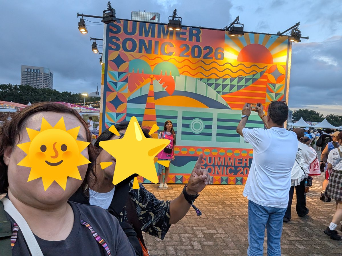 KITAHIRO4's tweet photo. サマソニ３日目😆
25周年のサマソニ
2015年のポスターにバンタン見つけた🥰

膝が壊れてるのに出かけたからボロボロ(笑)でも楽しかった🙌 https://t.co/10YbbBQvwK