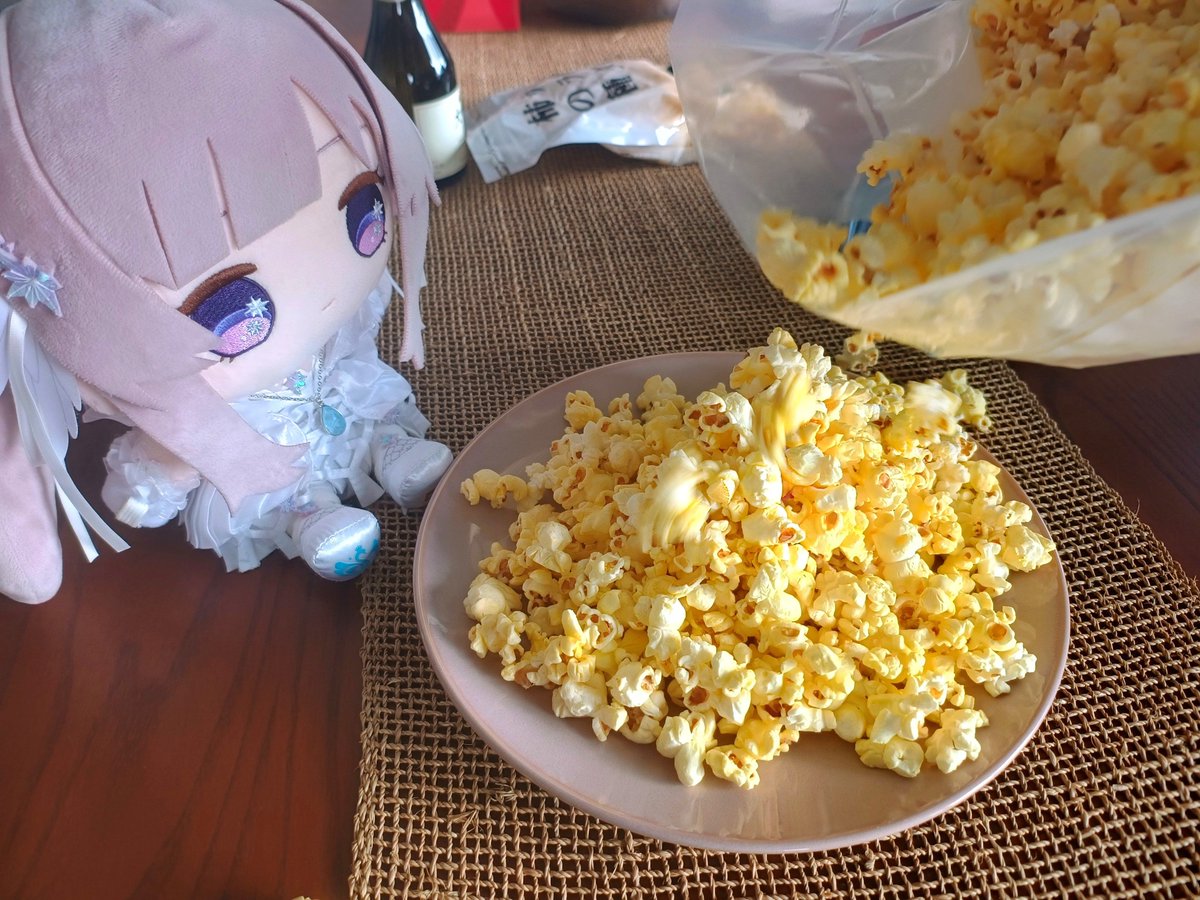 stimulatory2222's tweet photo. もらえるだけもらおうとしてるもちきり
#もちほわがいっぱい見れるタグ https://t.co/tJtYGw7RpW