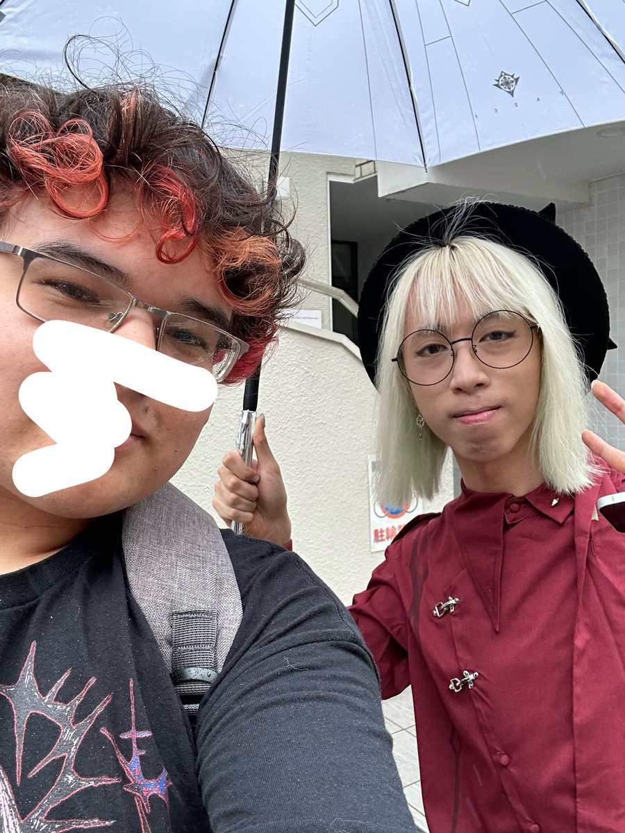 23rdjune's tweet photo. I MET @levi_leviern TODAY OMGGGGGGGG MY FAV SDVX PLAYER !!!!! https://t.co/Rckhgvdelg