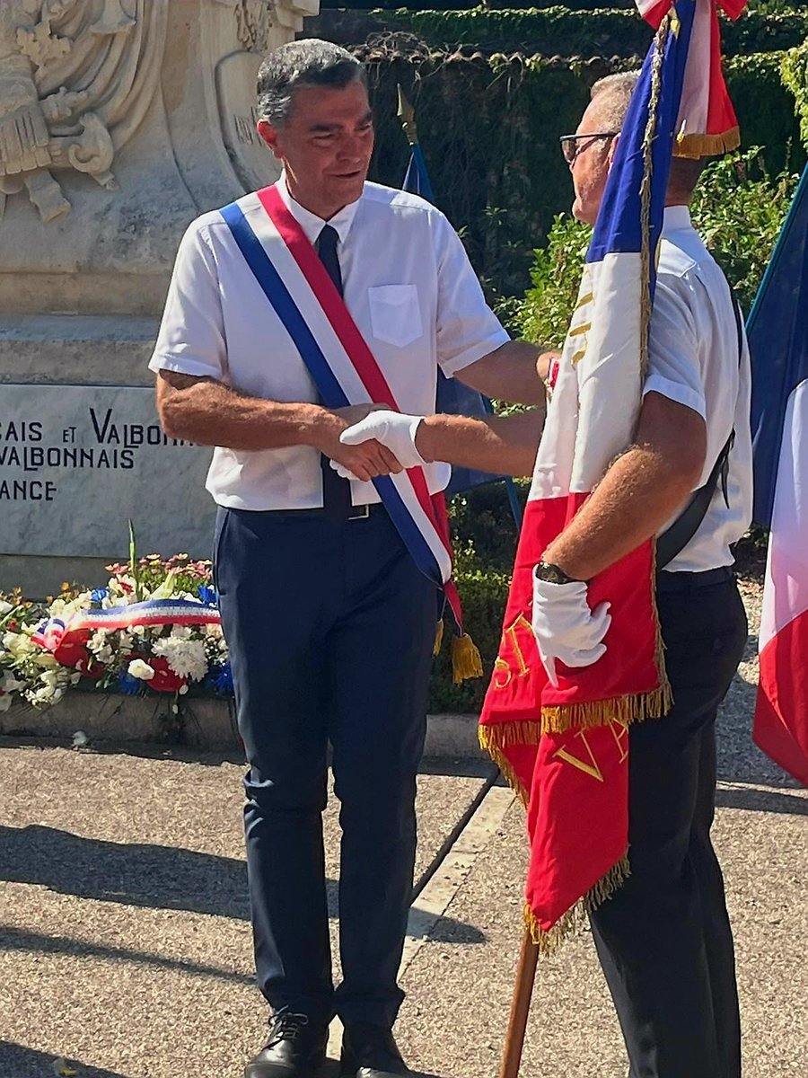 EricPAUGET1's tweet photo. À #valbonne pour célébrer la traditionnelle fête de la Saint-Roch ! 🇫🇷🎉
Encore une belle journée placée sous le signe de la convivialité, du partage et de nos #traditions, aux côtés des Valbonnais et de Monsieur le Maire @JosephCesaro , ainsi que de Madame la Maire de Montopoli in Val d’Arno, ville italienne jumelée avec la Ville de @ValbonneSA . 🇫🇷🇮🇹
Ce rendez-vous de #proximité essentiel, a également été l’occasion d’un temps solennel de recueillement avec un dépôt de gerbe au monument aux morts, pour rendre hommage à celles et ceux qui ont donné leur vie pour la France🎖.
🫶 Un moment fort, entre devoir de mémoire et célébration de nos racines, qui nous réunit dans un bel esprit de rassemblement.
🙏Merci à Monsieur le Maire pour son accueil chaleureux et à toutes celles et ceux qui contribuent à faire vivre la fête de la Saint-Roch de Valbonne🤩.
#deputedeterrain #alpesmaritimes