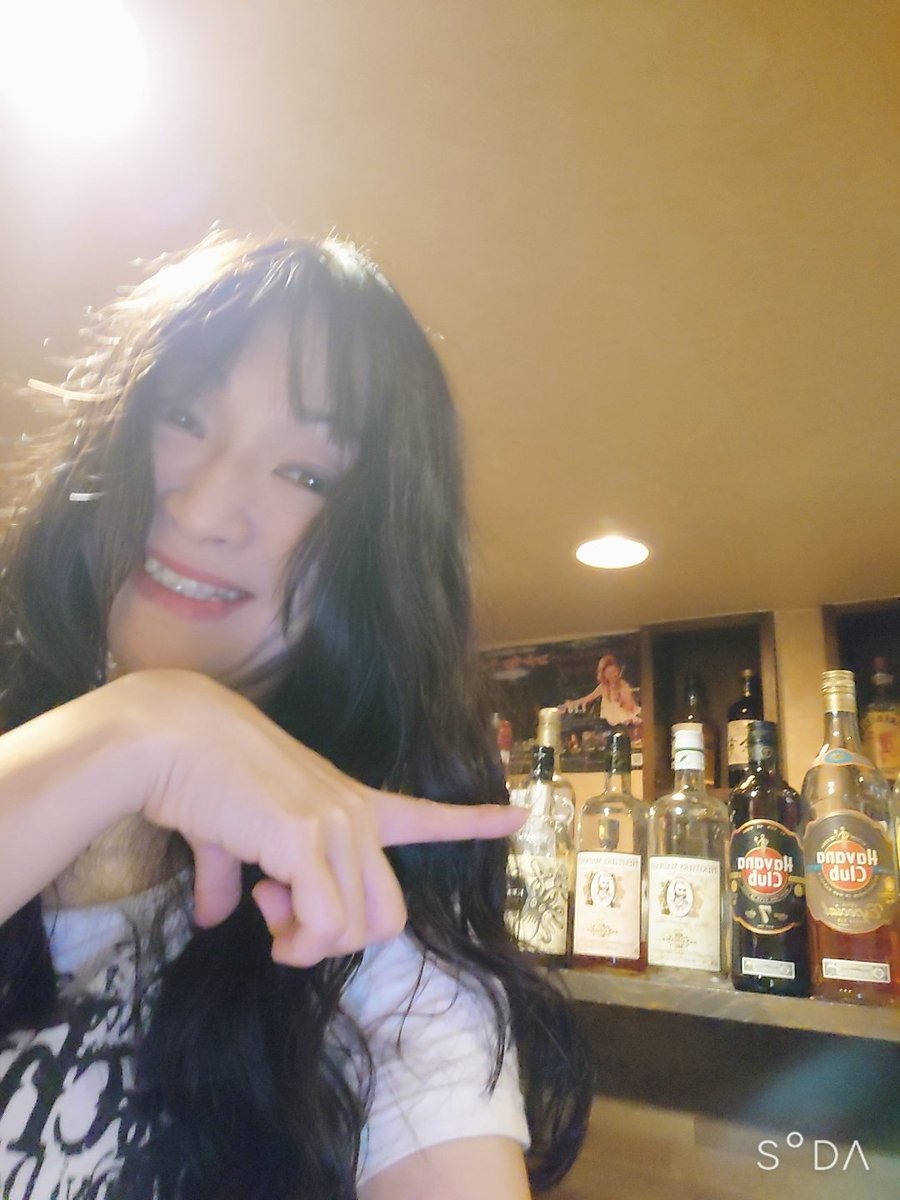 Cassano_ym's tweet photo. 8/16(日)、新宿ゴールデン街CON TON TONオープンしてます🍀

なんだか変なお天気でしたが、新宿辺りはもう雨はす��かり上がった感じなのかな🌓
お盆休みの最後の日って方が多いのかもですが、良かったら飲みにいらして下さいませ🥰

今週は、今日と18日(火)、20日(木)、21日(金)に入ります💪❤️

五番街でお待ちしてます👍✨

#ゴールデン街CONTONTON #ゴールデン街コントントン #CONTONTON #コントントン #カッサーノ