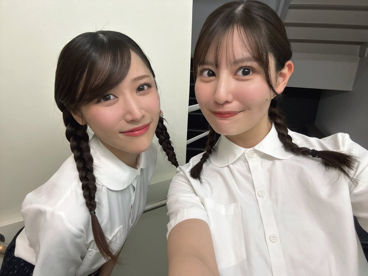 aoba_m_official's tweet photo. #朗読劇あゝひめゆりの塔

お芝居の中で絡みが多くて優しくしてくださった祐莉絵さん💛🌼
3日間で3役演じられたペックル推し仲間の早紀さん🪿🤍
素敵なピアノ伴奏をしてくださった凛音さん🎶 https://t.co/qjglDApktA