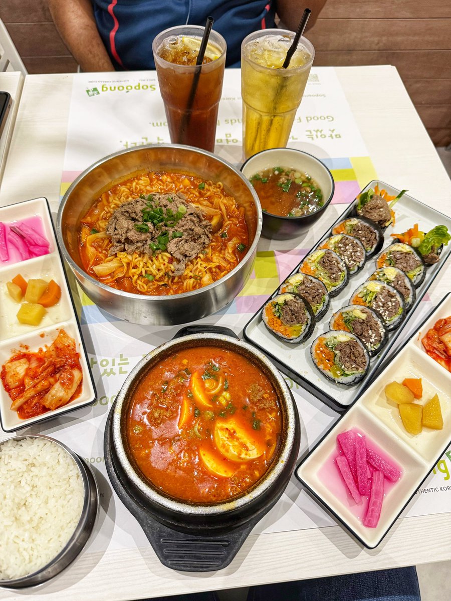 singgahmana's tweet photo. Korang tolongla pergi makan sini. Sedap betul dia punya sundubu jjigae.

Kuah pekat, tofu dan daging banyak. Bulgogi gimbap pun sedappp! Comfort food at its finest. https://t.co/q7cDXDoBFw