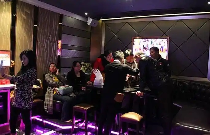 FranInTX's tweet photo. Just finished an hour of KTV belting — my throat’s a little hoarse but my mood is SOARING 。 https://t.co/wLIWi6rGz7