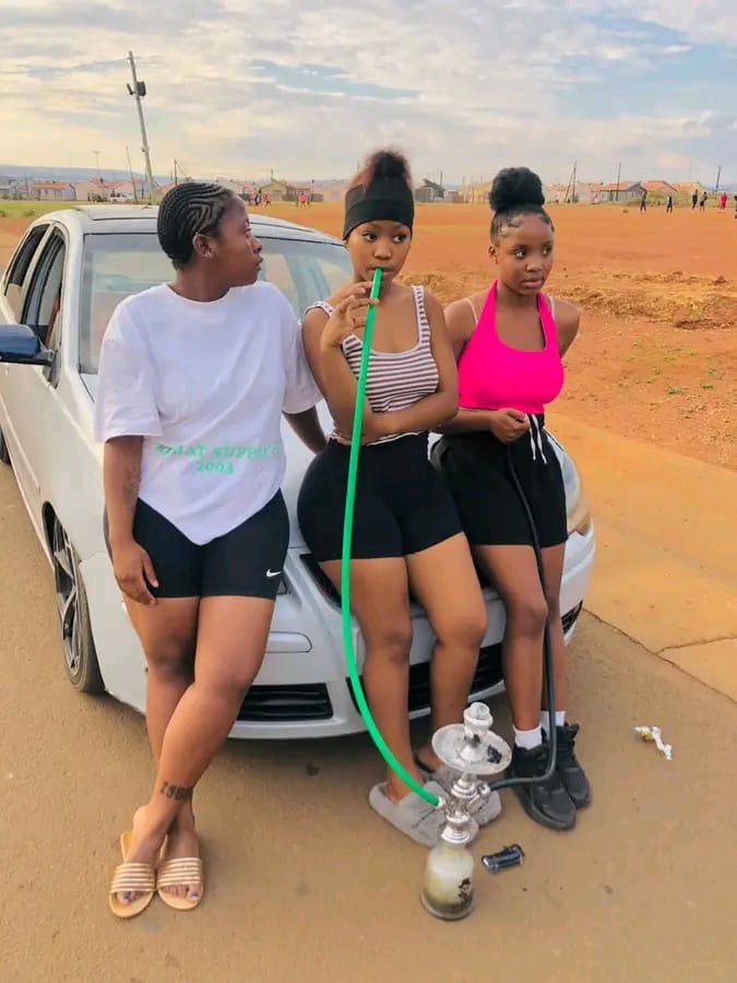 koketsomashilee's tweet photo. Prostitution is the only business industry where fresh employees are paid more than the experienced ones at age they only dating men with cars.😭💁‍♀️ https://t.co/cYTZKhrIiK