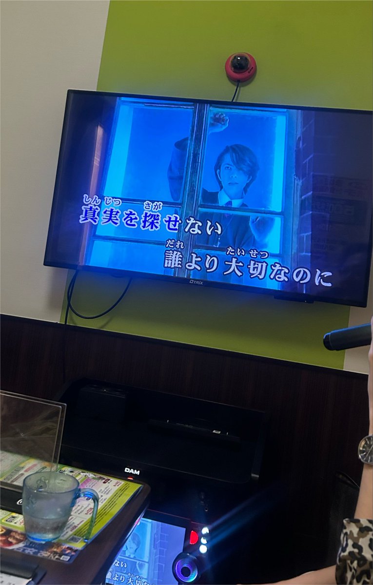 yu_hy666's tweet photo. 趣味一緒すぎて歌おうと思ってた曲歌われまくりだったので大人しくエアでLライト振ったり、拳とかヘドバンとかしておいた https://t.co/Aru9DxtcBZ