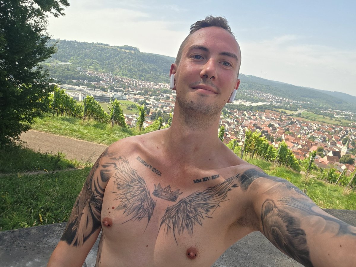 Prinzxluke's tweet photo. The Insta Post and the X Post😏🔥

Which one is better?🥵

There's nothing more Hotter than sweating outside and take care about my Huge 21cm Cock🍆💦

Who will help me?😍 

New Blowjob on Bestfans😍🥵🔥
https://t.co/E7bVmjxHZ4 https://t.co/yOmaaFOPTJ