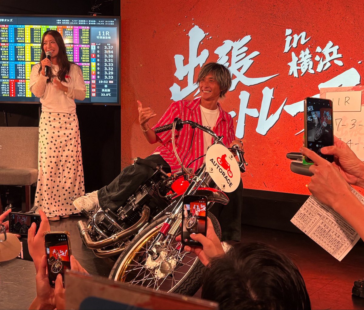 sponichiauto's tweet photo. 【伊勢崎オートSG・グランプリ】
パブリックビューイング&amp;ファンミーティング 現地レポ🎉

会場に用意されたバイクに峰選手が跨がる🏍️ここでしか見れない貴重なシーン🔥

#オートレース #伊勢崎オート #グランプリ https://t.co/mnLpJ96zg8