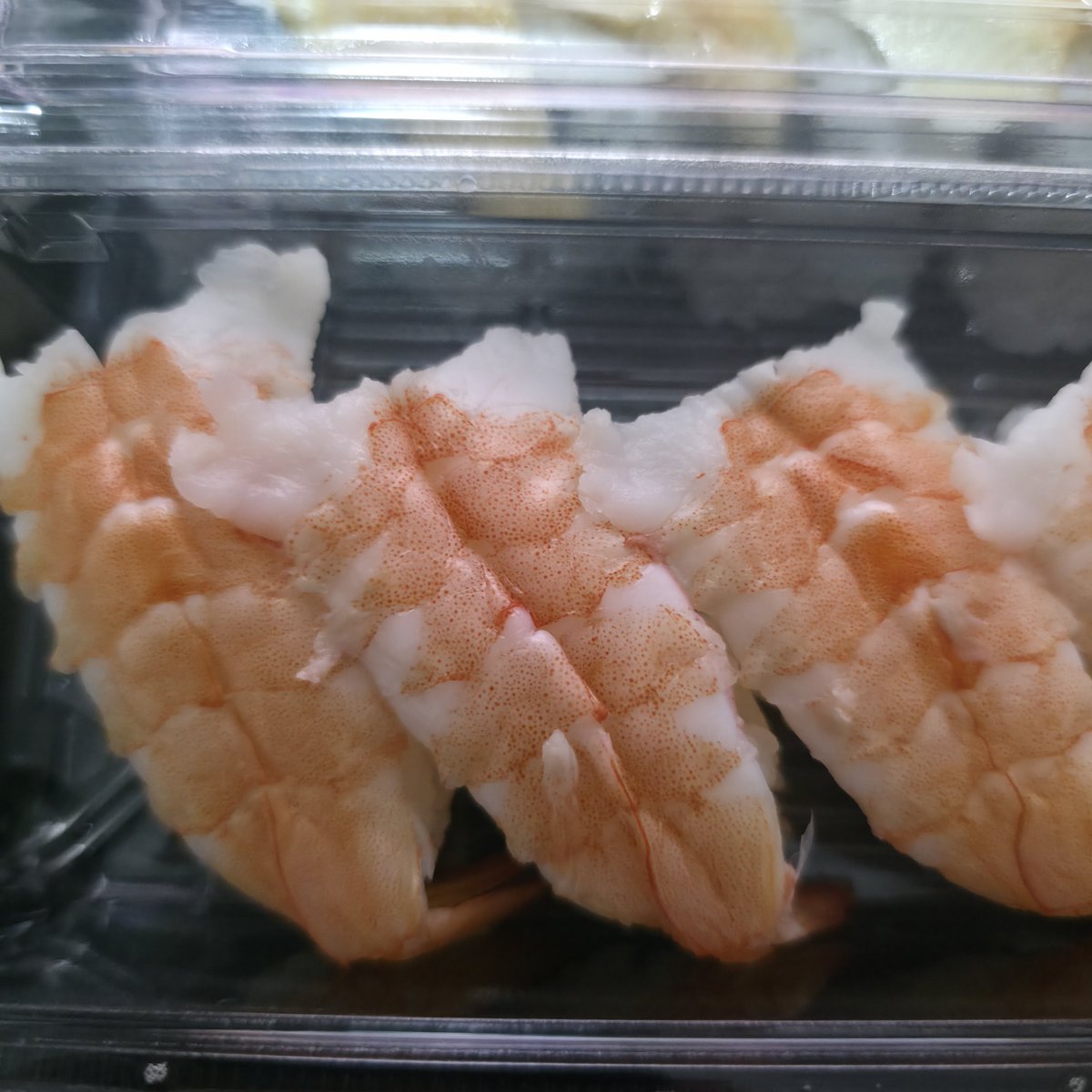 akrmix36's tweet photo. 明日からまた仕事なのでお寿司でやる気を養うのさ https://t.co/sWMhdt4QVj