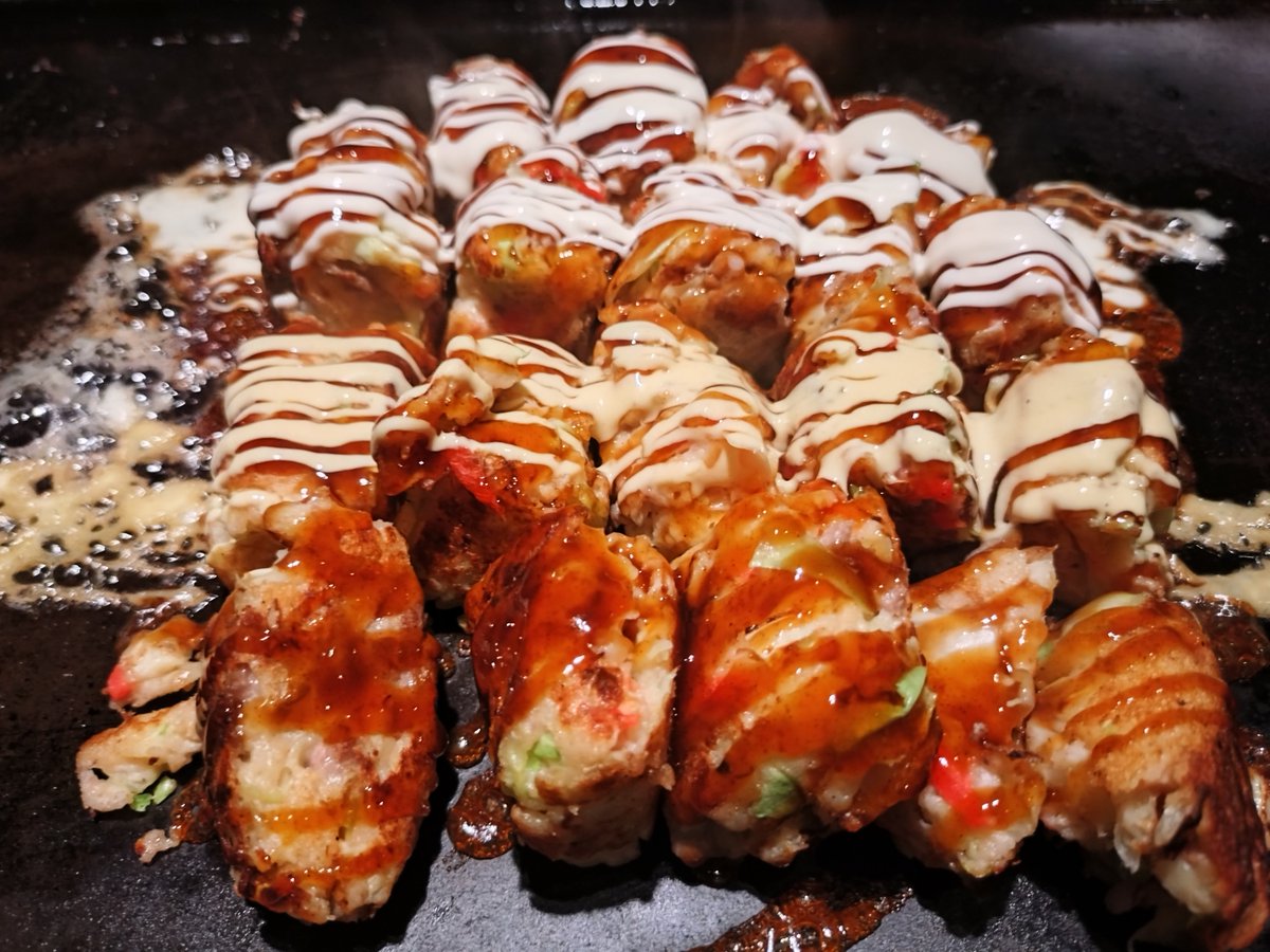 sorewanaine's tweet photo. 亀戸どれ味のお好み焼き食べて明日に備えます🍺

店員さんが焼いてくれて最高うまい😇

#どれ味 
#お盆休み最終日 #亀戸 #お好み焼き #夕食 https://t.co/IHvgF0QLVN