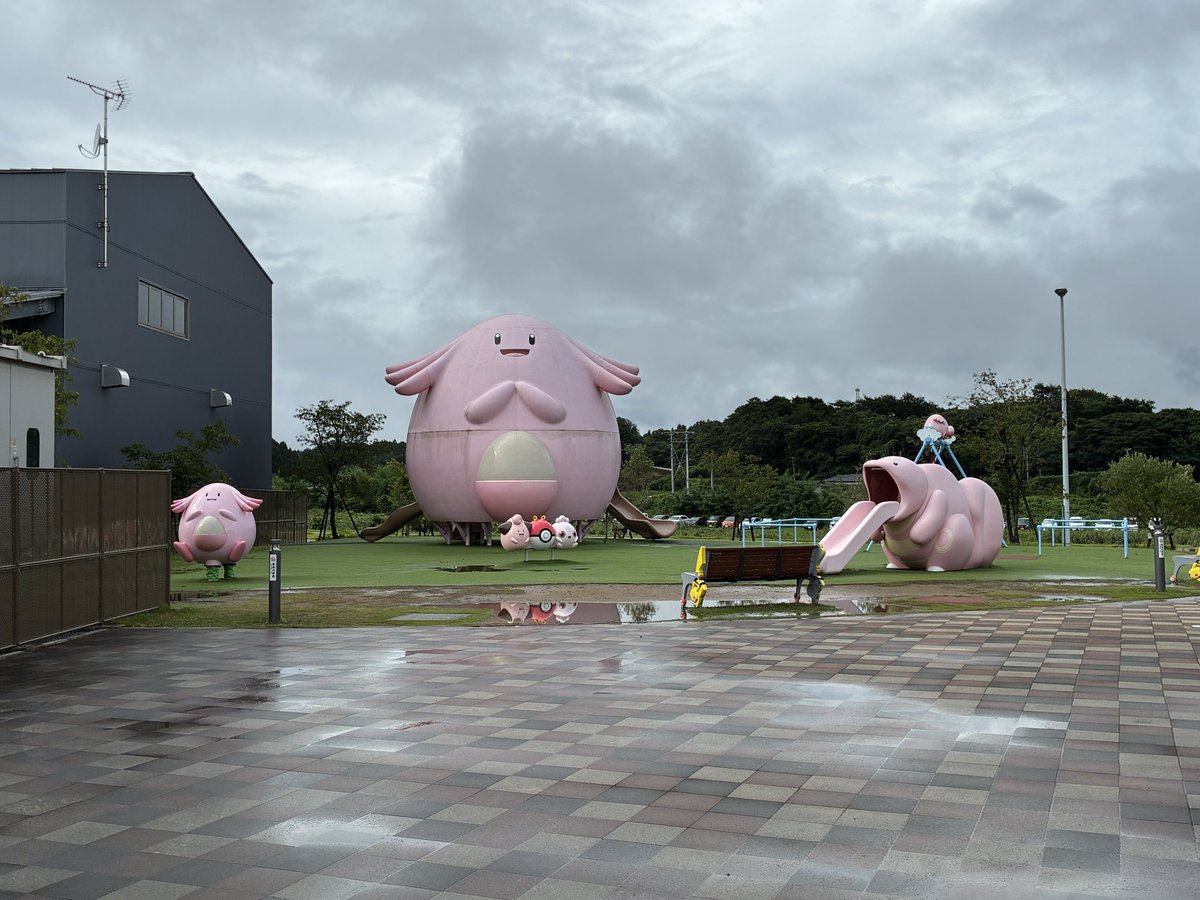 dai_etran's tweet photo. 夏季休暇。

六本木ヒルズの
薬屋のひとりごと展望台イベント

茨城県那珂湊のおさかな市場
岩牡蠣食べて
干し芋屋さんで干し芋買った

福島県浪江町の道の駅行って

今日はお墓参り行って帰りに
バスにミラーぶつけられた

明日まで休みなので
鋼の錬金術師&amp;��泉のツガイ展行く https://t.co/XD3PR92O6s