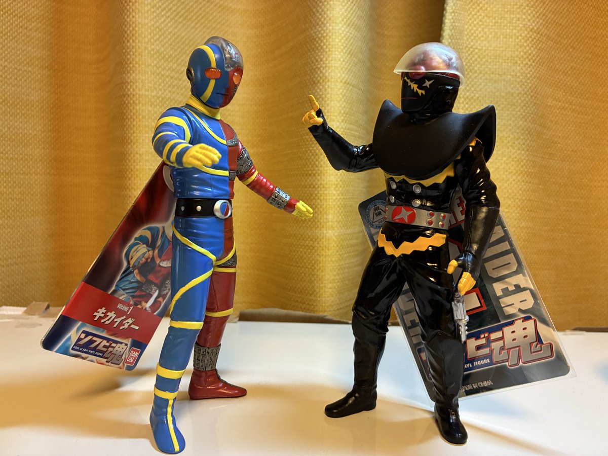 eddysays1's tweet photo. ようやくキカイダーとギルハカイダーのクリアパーツ黄変が若干マシな個体を入手できたけど、いつの間にか仮面ライダー旧1号2号、ショッカーライダー、ロボコンまで迎えてるし(笑) 撮影用にライダーの触覚をブリスターから出して付ければいいのだけど、めんどくさいから辞めた #ソ��ビ魂 https://t.co/T5ysDeZ8rA
